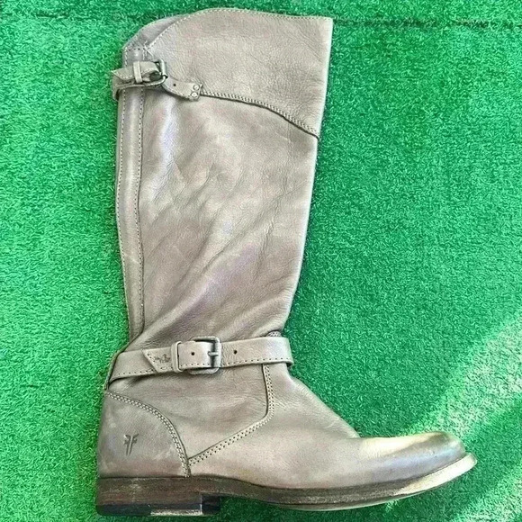 Frye - Picture 2 of 8